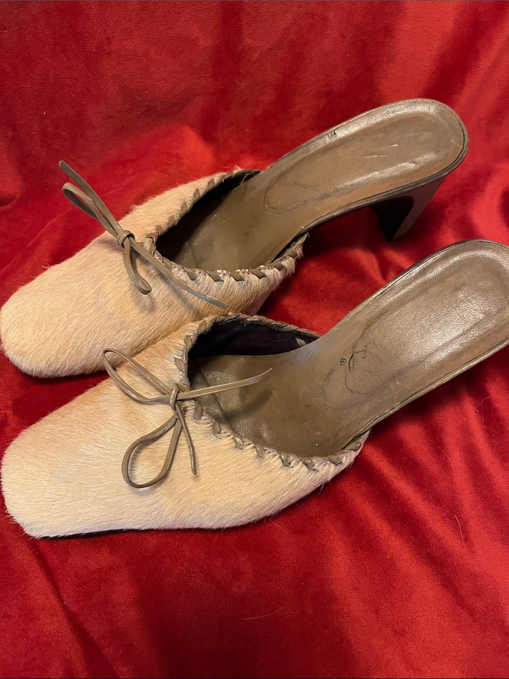 Brazilian-made Beige Haircalf Slip-On Mule Heels with Bow Accent SZ 39, US9 - Picture 2 of 12